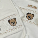 Moschino Tutina Set 3Pz Bavetta-Cappello Bianco per Neonata MUY09F BIANCO MOSCHINO 