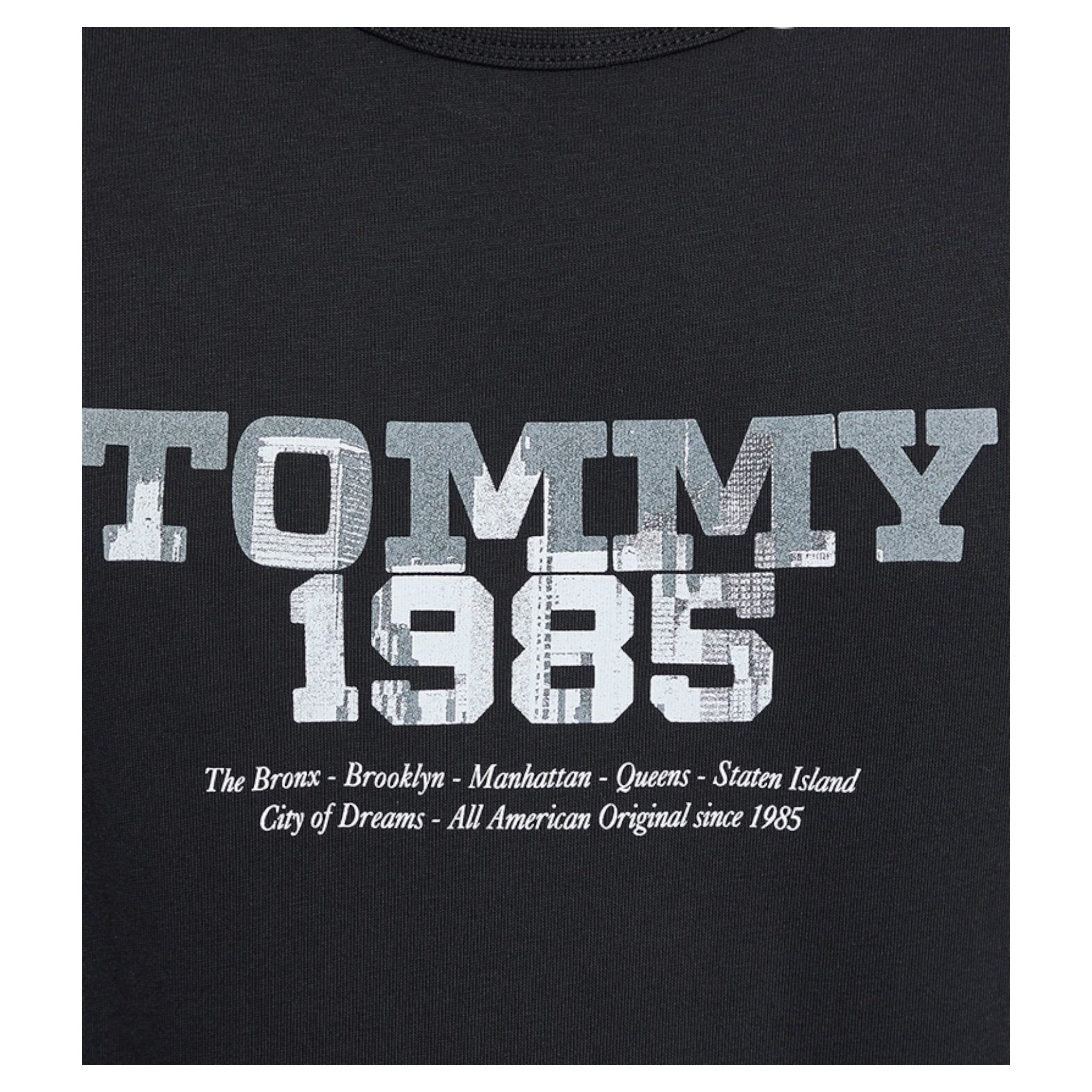 Tommy Hilfiger T-Shirt Girocollo tinta unita con Logo Nero per Bambino KB0KB10087 NERO TOMMY HILFIGER 