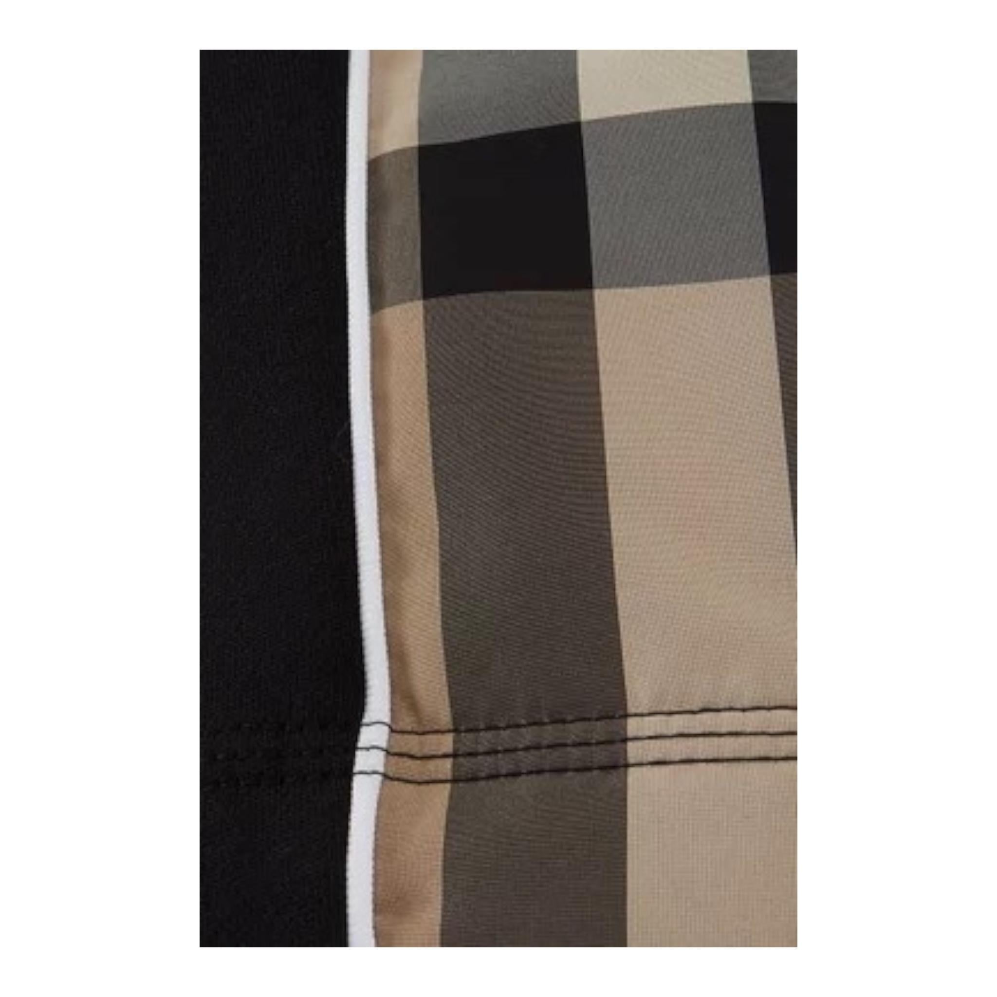 Burberry Bermuda Tinta Unita con Profili In Contrasto per Bambino 8050393 NERO BURBERRY 