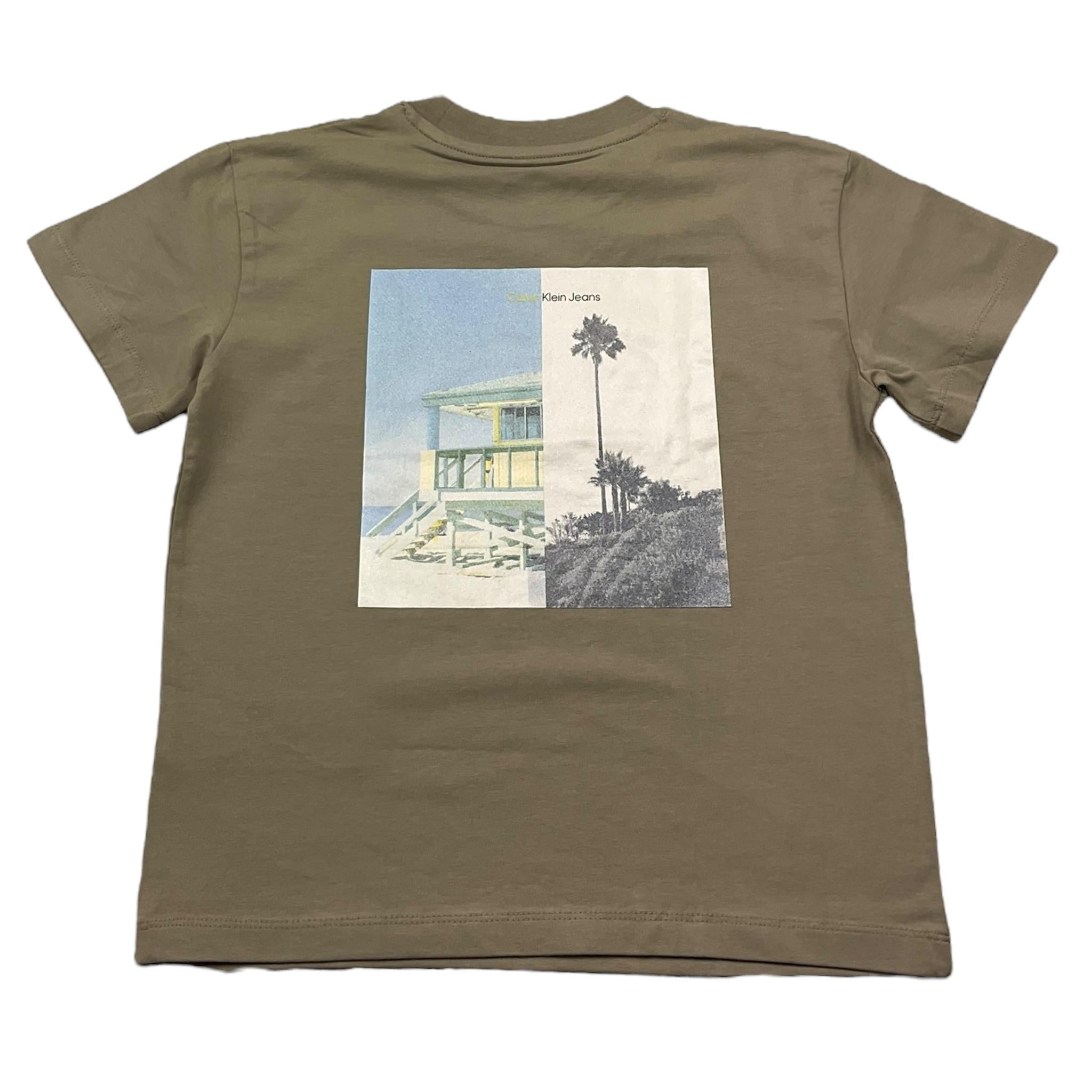 Calvin Klein T-Shirt Girocollo Tinta Unita con Stampa per Bambino IB0IB02449X SABBIA CALVIN KLEIN 