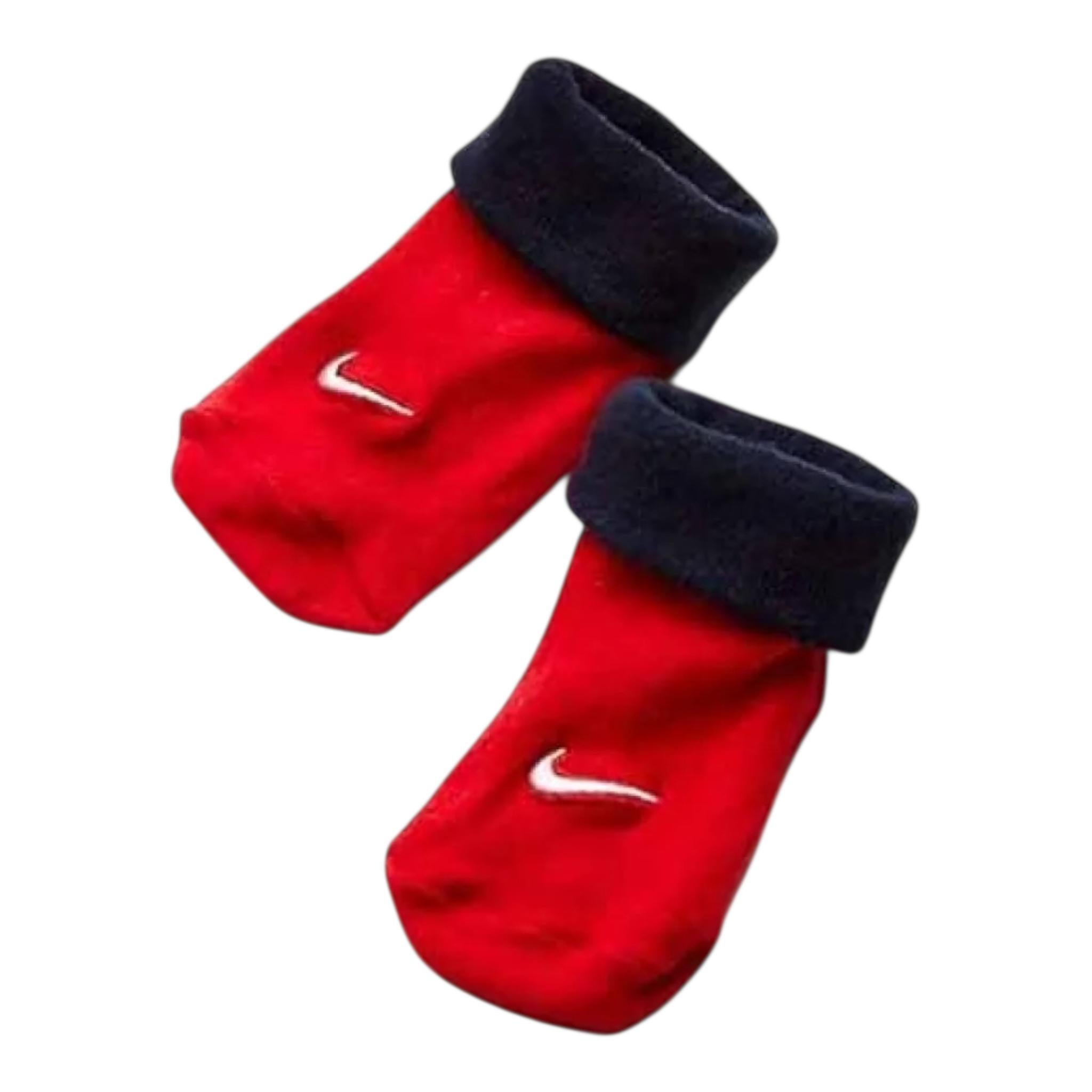 Nike Completo 3 Pezzi Body-Babbucce-Cappello per Neonato LN0072 ROSSO NIKE 